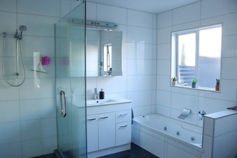 Photo of property in 28 Palm Beach Boulevard, Papamoa Beach, Papamoa, 3118