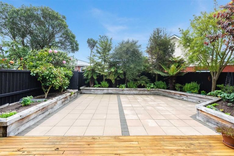 Photo of property in 2/193 Centaurus Road, Saint Martins, Christchurch, 8022