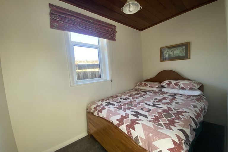 Photo of property in 27 Palm Avenue, Lyall Bay, Wellington, 6022