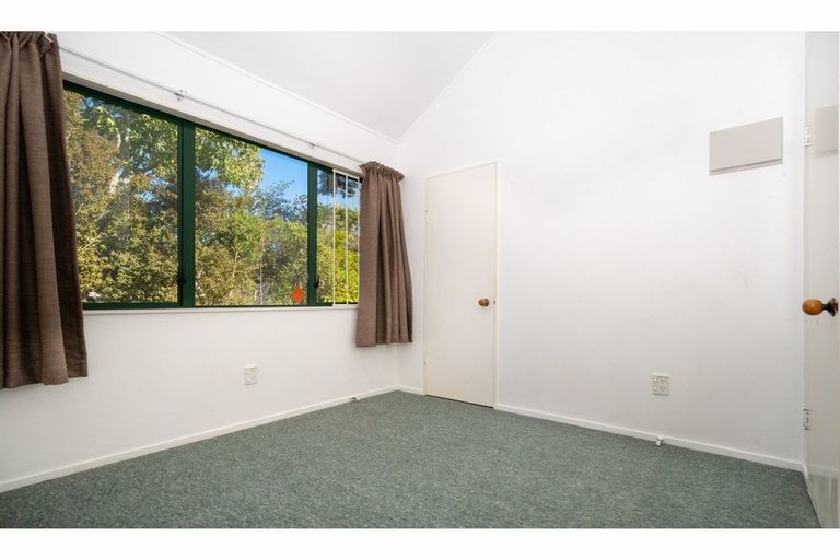 Photo of property in 129a Colwill Road, Massey, Auckland, 0614