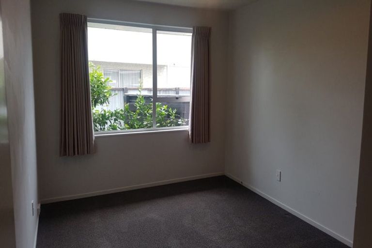 Photo of property in 12 Ruddenklau Lane, Bishopdale, Christchurch, 8053