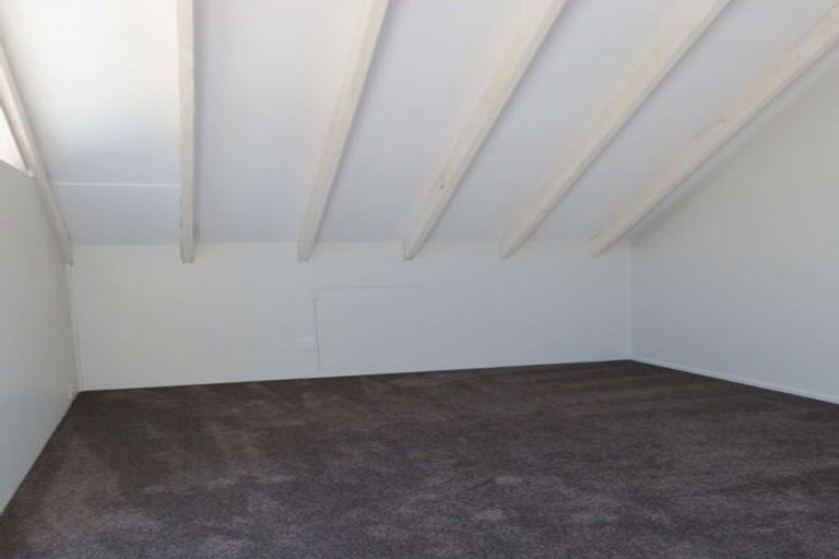 Photo of property in 76 Aorangi Road, Bryndwr, Christchurch, 8053