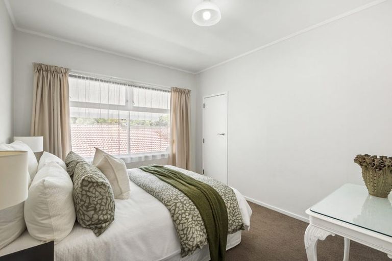 Photo of property in 16 Keldale Place, Forrest Hill, Auckland, 0620