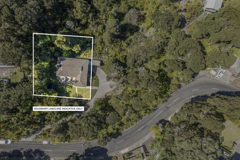Photo of property in 35 Takahe Road, Titirangi, Auckland, 0604