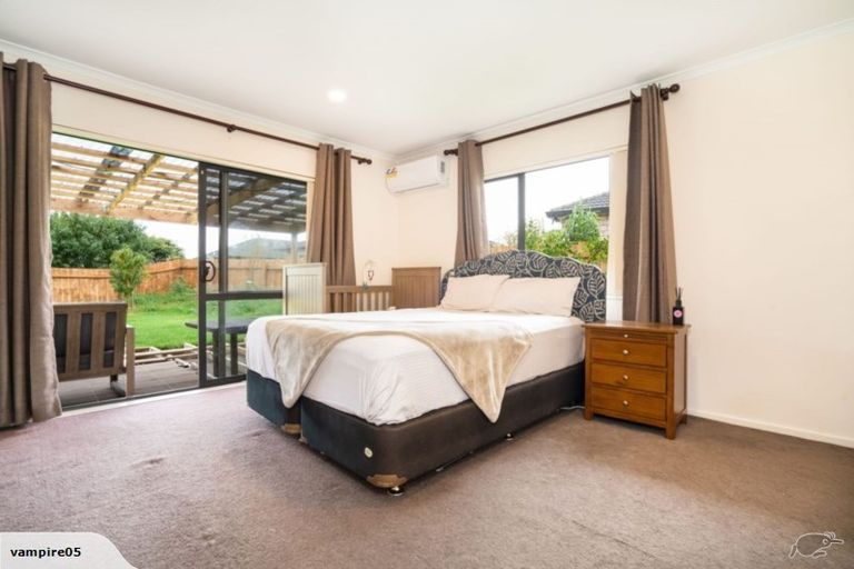 Photo of property in 8 Sid Place, Mangere, Auckland, 2022