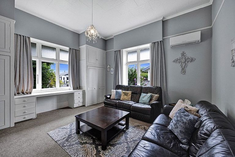 Photo of property in 2 Morrissey Street, Hawera, 4610