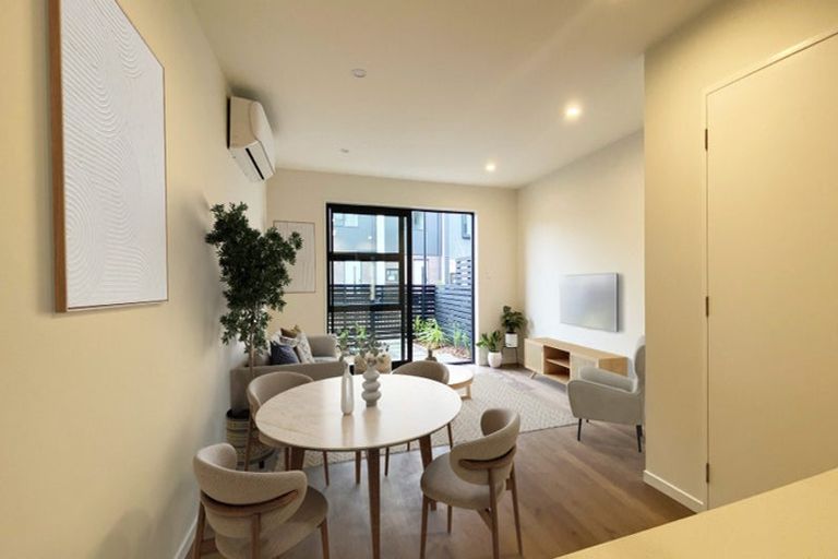 Photo of property in 3/327 Glengarry Road, Glen Eden, Auckland, 0602