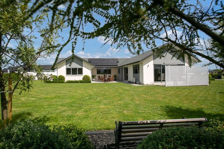 Photo of property in 18 Mike Smith Drive, Cambridge, 3434