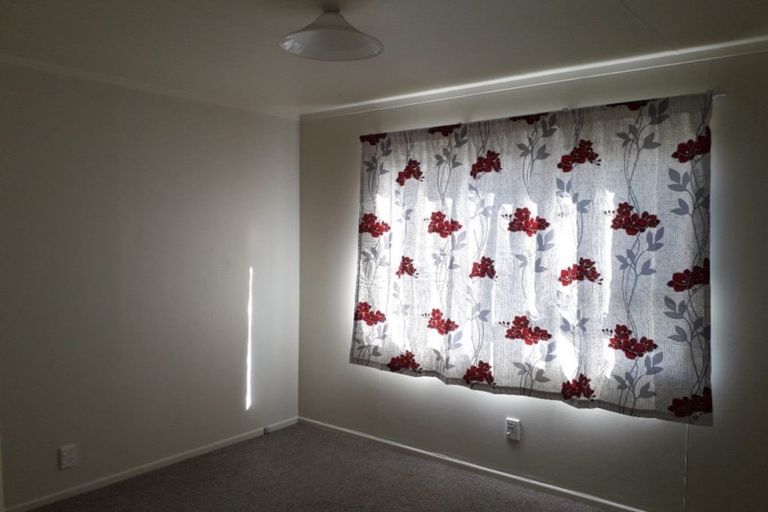 Photo of property in 2 Alister Way, Churton Park, Wellington, 6037