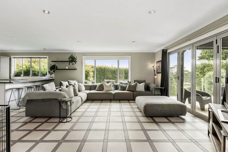 Photo of property in 168 Kittiwake Drive, Schnapper Rock, Auckland, 0632