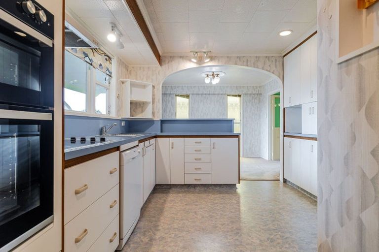 Photo of property in 38 Peters Avenue, Cloverlea, Palmerston North, 4412