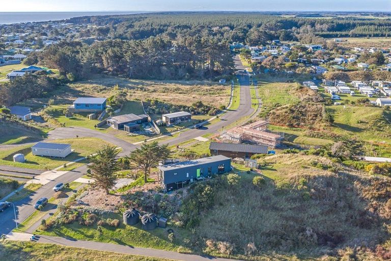 Photo of property in 33 Achilles Avenue, Waitarere Beach, Levin, 5510