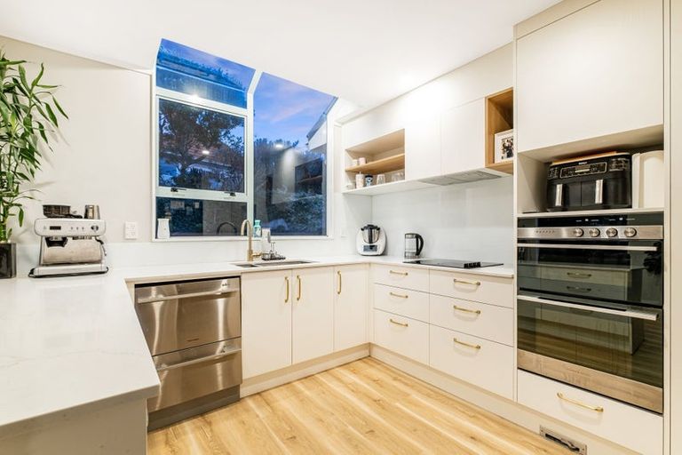 Photo of property in 10 Portage Place, Whitby, Porirua, 5024