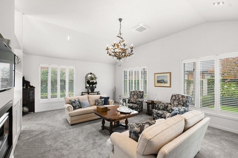 Photo of property in 4 Le Quesnoy Place, Cambridge, 3434