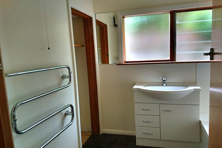 Photo of property in 11 Oku Street, Island Bay, Wellington, 6023