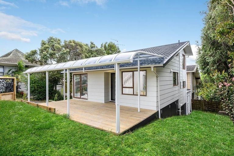 Photo of property in 1/13 Hollyhock Place, Browns Bay, Auckland, 0630