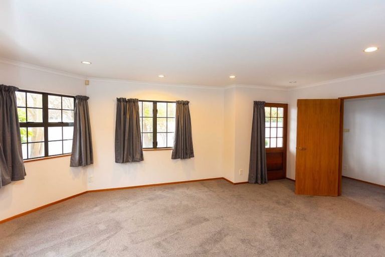 Photo of property in 127 Clyde Road, Ilam, Christchurch, 8041