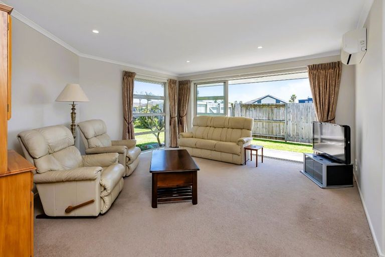 Photo of property in 12 Sando Way, One Tree Point, 0118