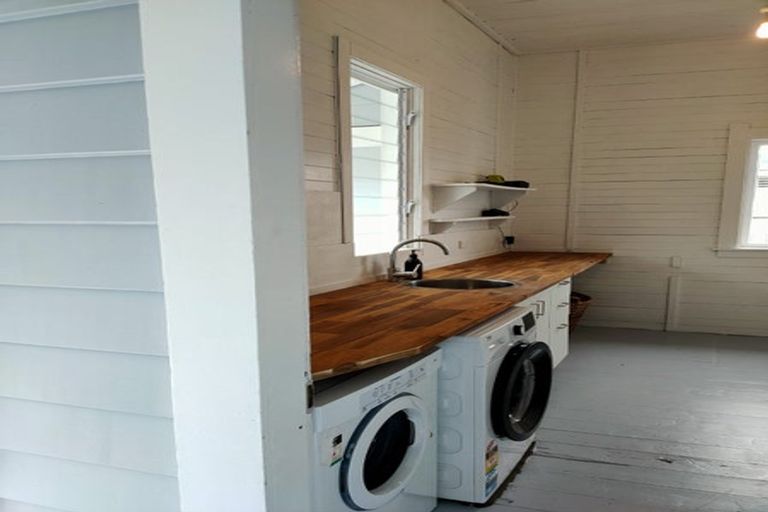 Photo of property in 195 South Road, Hawera, 4610