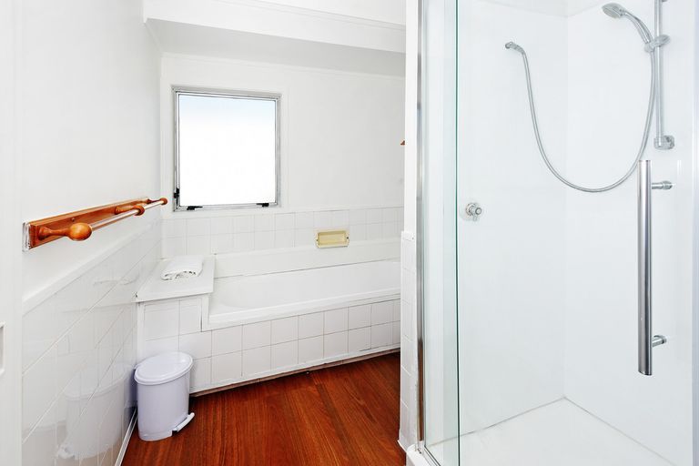 Photo of property in 3 Carter Place, Manurewa, Auckland, 2102