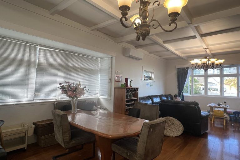 Photo of property in 30 Niccol Avenue, Narrow Neck, Auckland, 0624