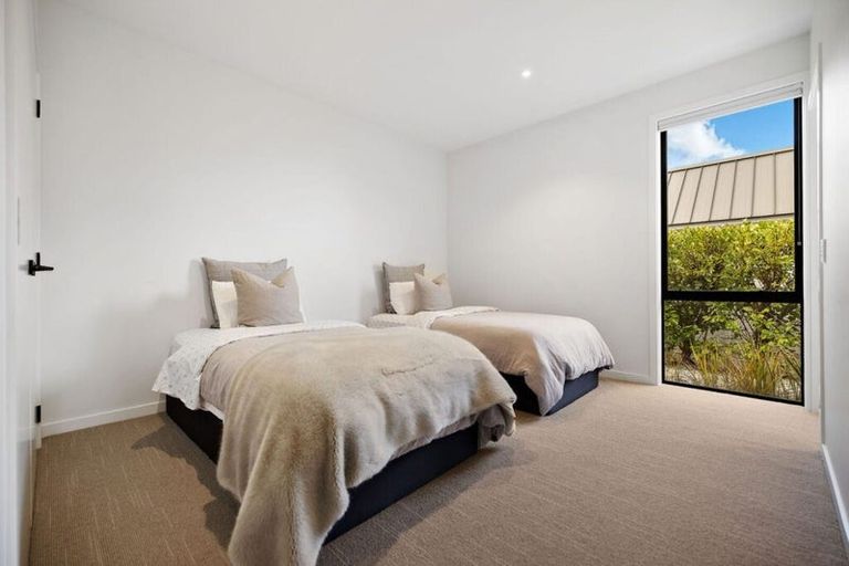 Photo of property in 1 Wanderer Lane, Jacks Point, Queenstown, 9371
