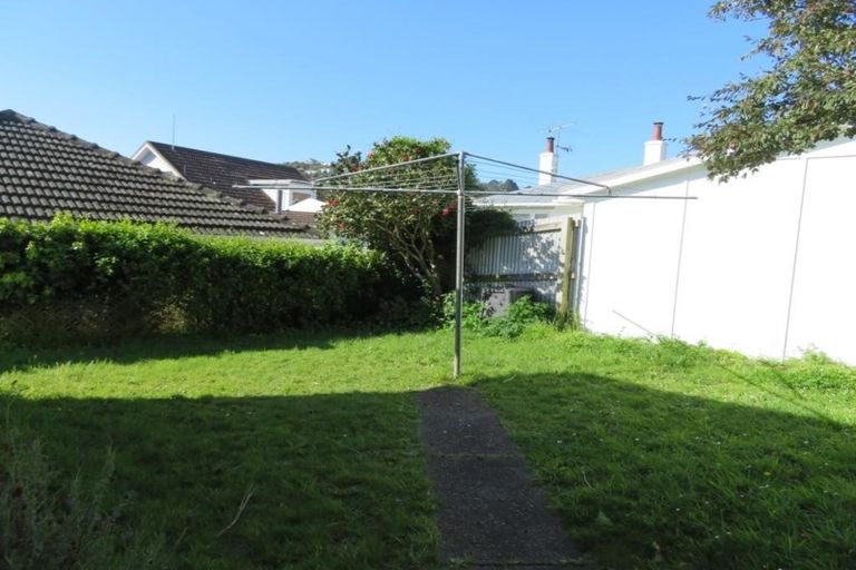 Photo of property in 64 Creswick Terrace, Northland, Wellington, 6012