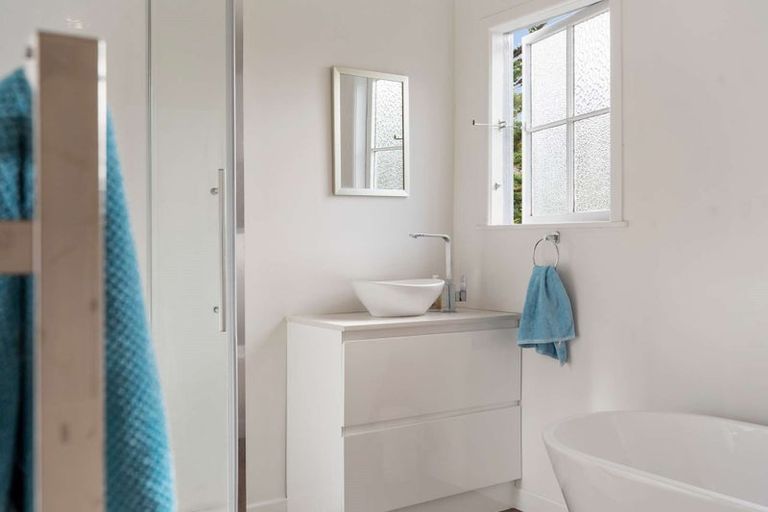 Photo of property in 11 Green Lane, Helensville, 0800