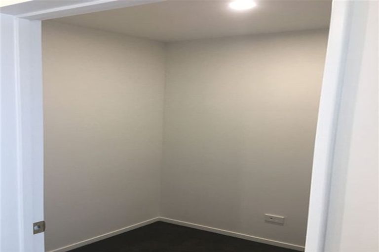 Photo of property in 3/7 South Pacific Place, Henderson, Auckland, 0612