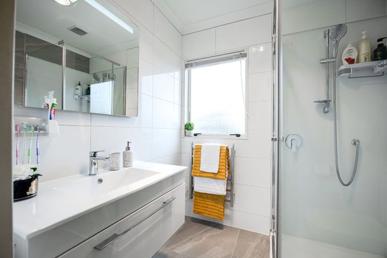 Photo of property in 23 South Kensington Way, Henderson, Auckland, 0612