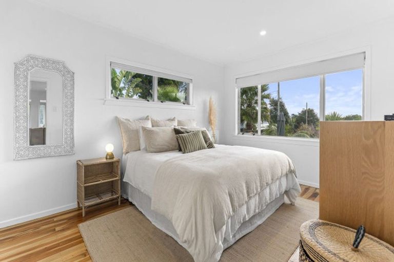 Photo of property in 37 Mcfarlane Street, Oakura, 4314