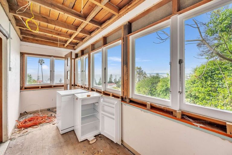 Photo of property in 3 Onslow Road, Bluff Hill, Napier, 4110