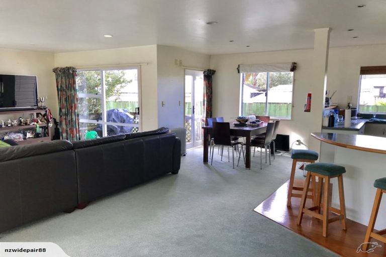 Photo of property in 40b Walton Street, Red Beach, 0932