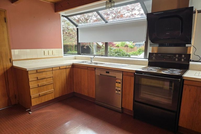 Photo of property in 8a Ludecke Place, Sockburn, Christchurch, 8042