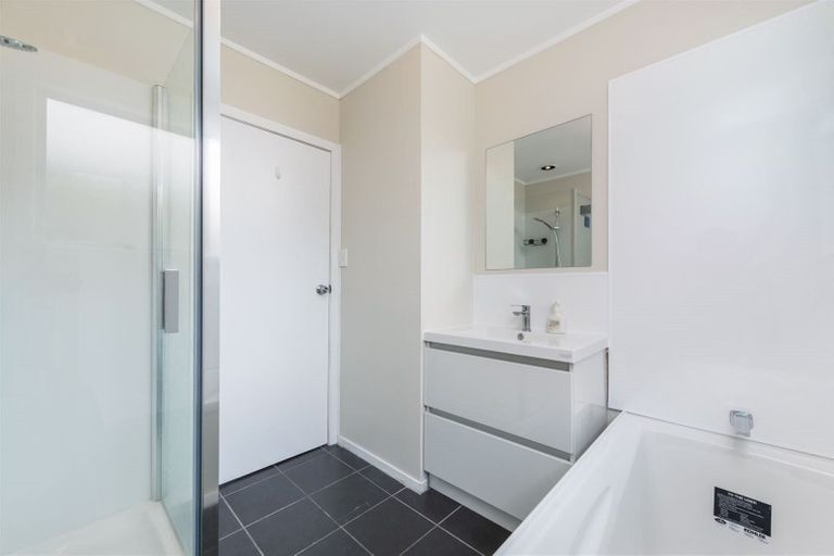 Photo of property in 16 Kellett Road, Ranui, Auckland, 0612