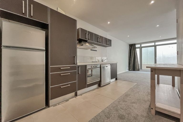 Photo of property in Las Olas De Cuba, 6/35 Torrens Terrace, Mount Cook, Wellington, 6011