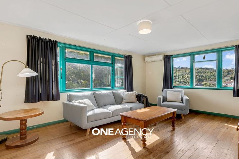 Photo of property in 32 Champion Street, Ranui, Porirua, 5024