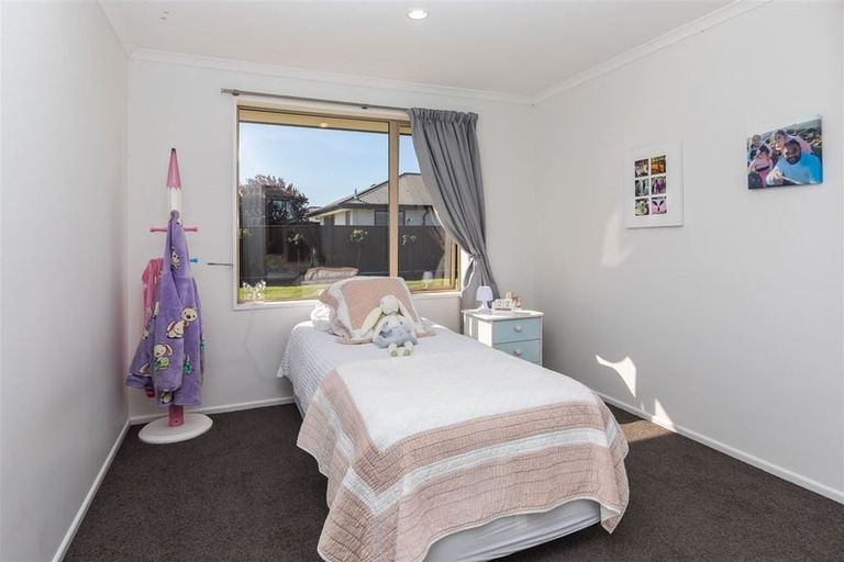 Photo of property in 16 Teagarden Close, Mairehau, Christchurch, 8052