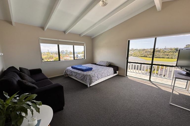 Photo of property in 10 Pae Moana Place, Stanmore Bay, Whangaparaoa, 0932