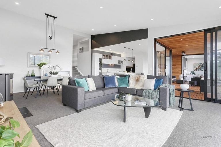 Photo of property in 182 Scenic Drive, Titirangi, Auckland, 0604