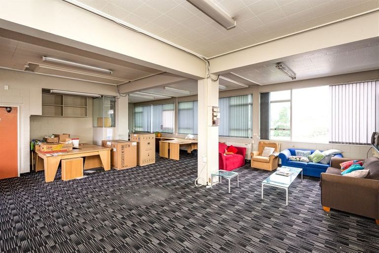 Photo of property in 135 Lincoln Road, Addington, Christchurch, 8024