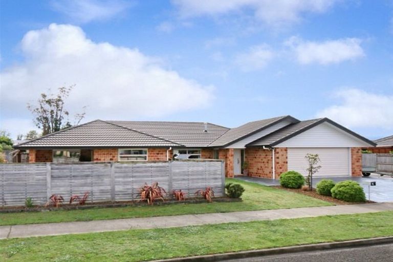 Photo of property in 4 Galea Grove, Kelvin Grove, Palmerston North, 4414