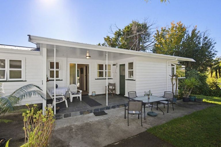 Photo of property in 594 Waitohu Valley Road, Manakau, Otaki, 5583