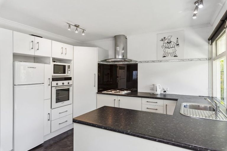 Photo of property in 35 Gray Avenue, Paraparaumu Beach, Paraparaumu, 5032