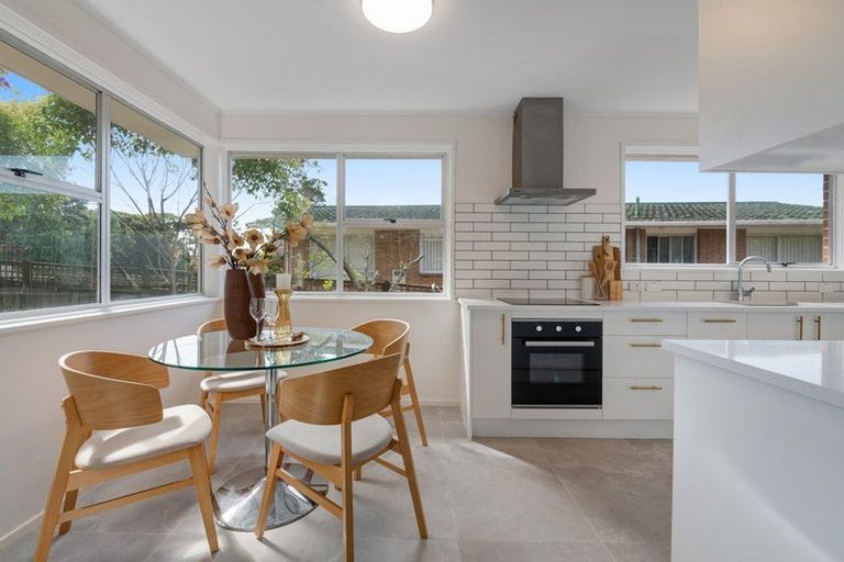 Photo of property in 3 View Road, Glenfield, Auckland, 0627
