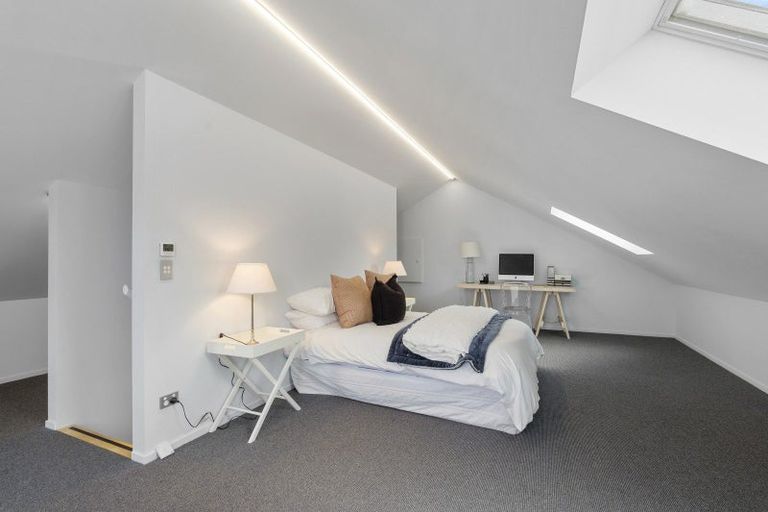 Photo of property in 64 Hewitts Road, Merivale, Christchurch, 8014