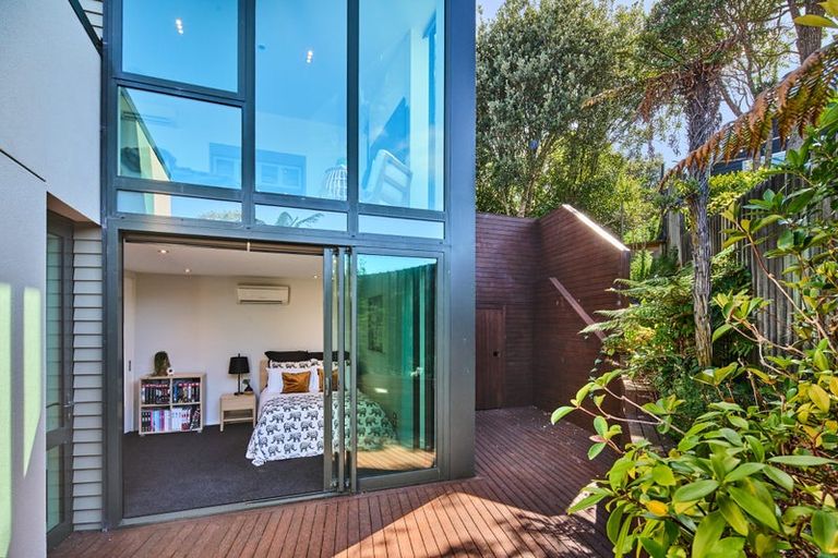 Photo of property in 24d Mandalay Terrace, Khandallah, Wellington, 6035