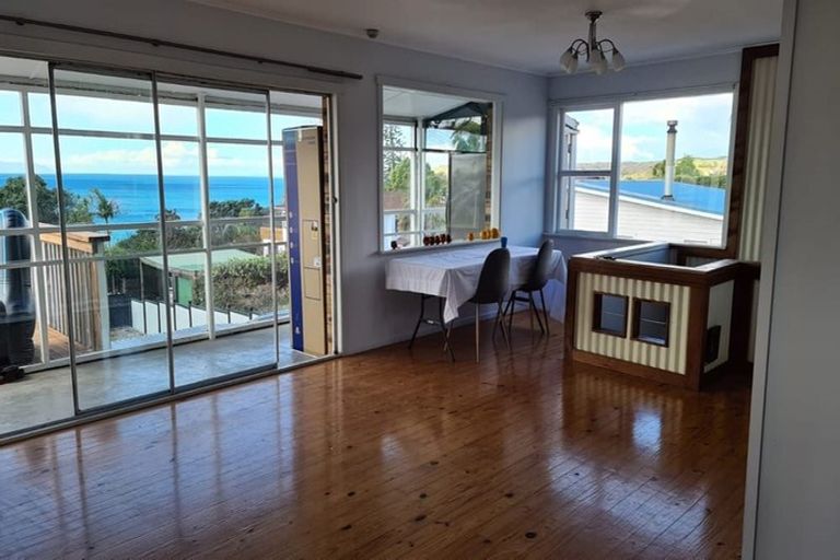 Photo of property in 114 Pacific Parade, Army Bay, Whangaparaoa, 0930