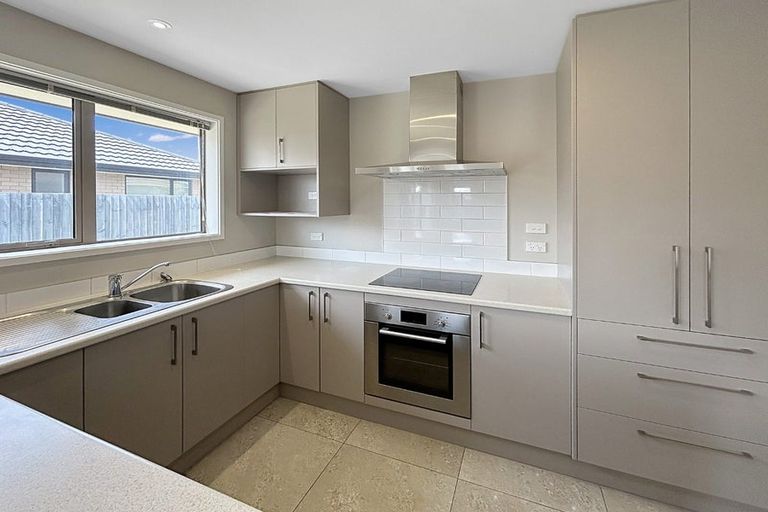 Photo of property in 16 Newman Road, Rolleston, 7614