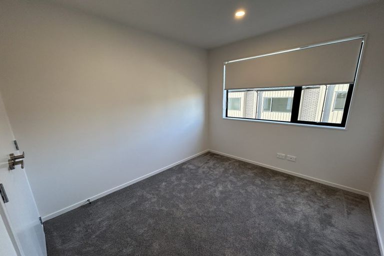 Photo of property in 9 Paetai Lane, Te Atatu Peninsula, 0610